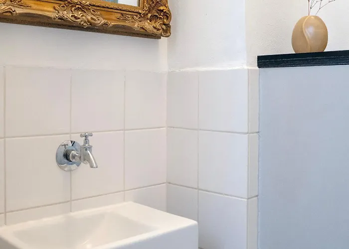 Authentic Amsterdam B&B Rai 3*